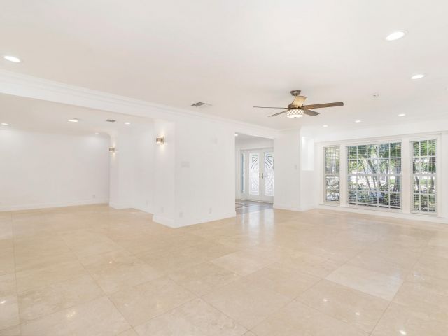 Продажа дома по адресу 3517 N Flagler Drive - фото 6808697