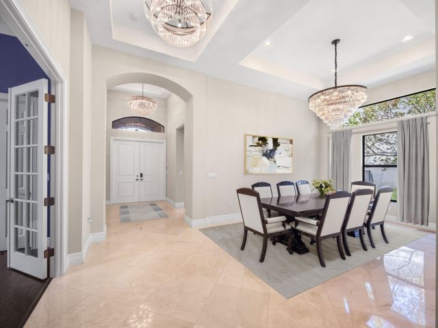 Дом в аренду по адресу 9931 Bozzano Drive - фото 6803665