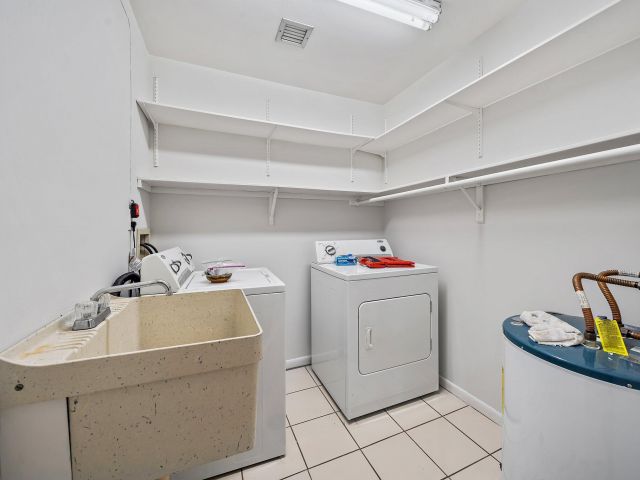 Дом в аренду по адресу 201 Worth Court N - фото 6808633