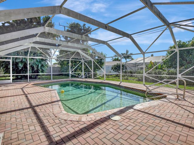 Дом в аренду по адресу 1300 SW 13th Street - фото 6809329