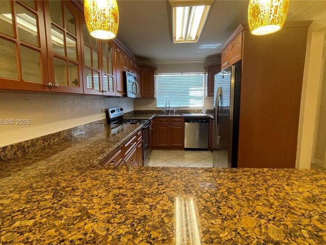 Дом в аренду по адресу 9113 Limetree Ln 170 - фото 7453802