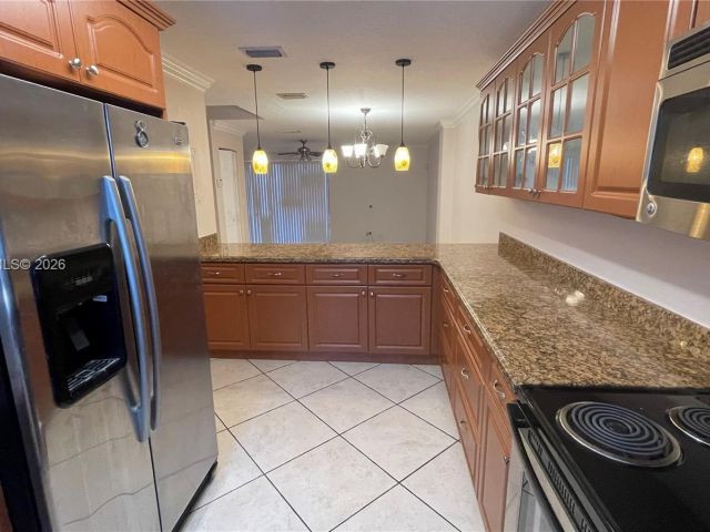 Дом в аренду по адресу 9113 Limetree Ln 170 - фото 7453804