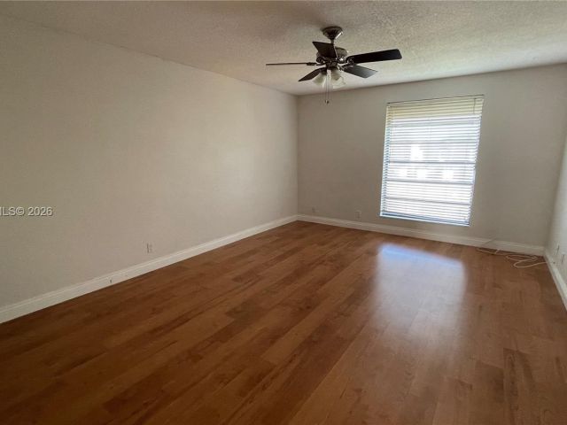 Дом в аренду по адресу 9113 Limetree Ln 170 - фото 7453808