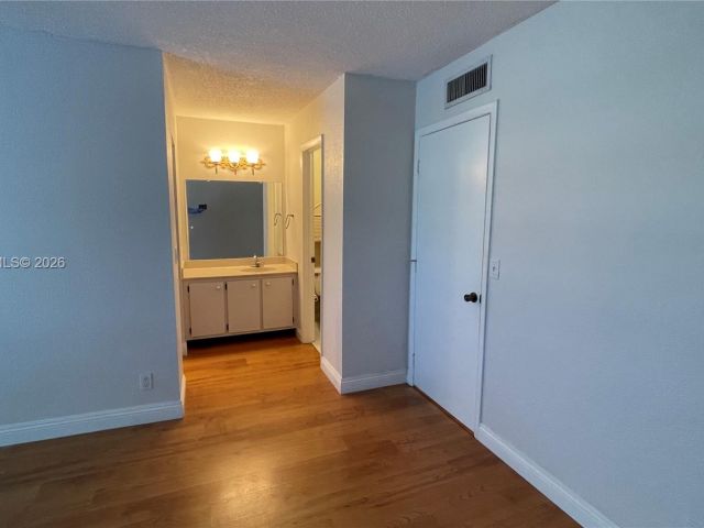 Дом в аренду по адресу 9113 Limetree Ln 170 - фото 7453809