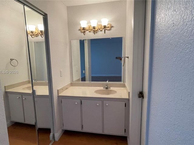 Дом в аренду по адресу 9113 Limetree Ln 170 - фото 7453810