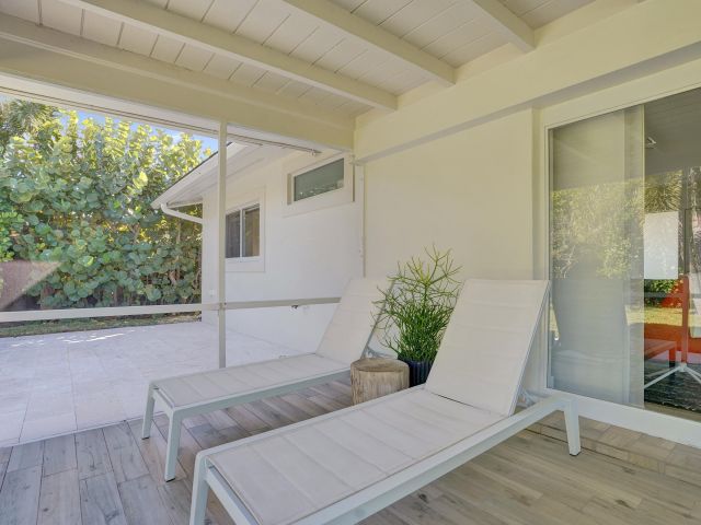 Дом в аренду по адресу 1299 SW 9th Street - фото 6830372