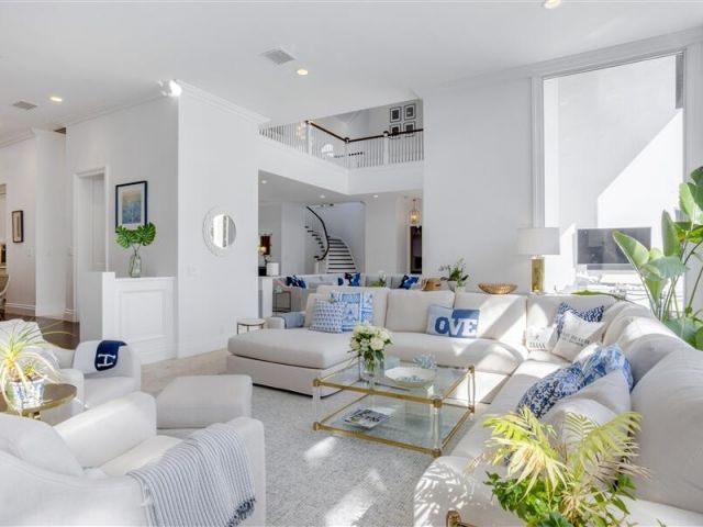 Продажа дома по адресу 733 N Ocean Boulevard - фото 6827453
