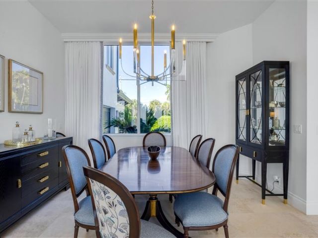 Продажа дома по адресу 733 N Ocean Boulevard - фото 6827454