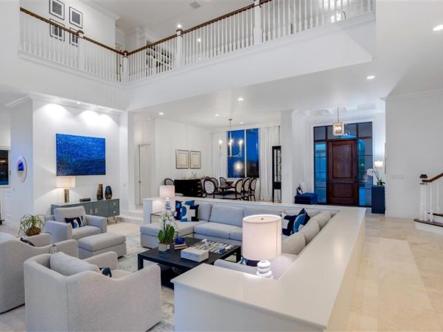 Продажа дома по адресу 733 N Ocean Boulevard - фото 6827455