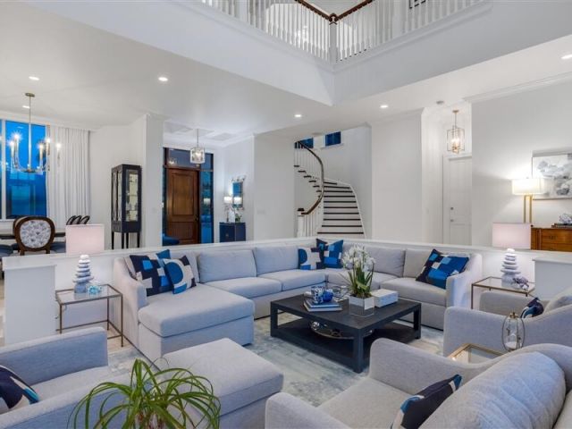 Продажа дома по адресу 733 N Ocean Boulevard - фото 6827456