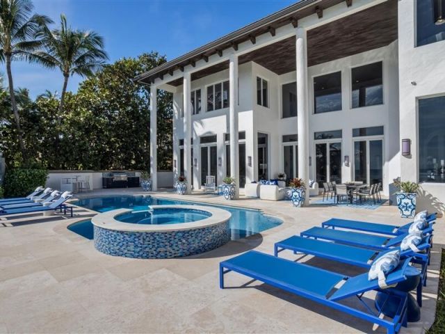 Продажа дома по адресу 733 N Ocean Boulevard - фото 6827461