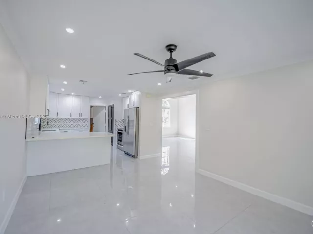 Дом в аренду по адресу 15461 170TH TER - фото 6815375