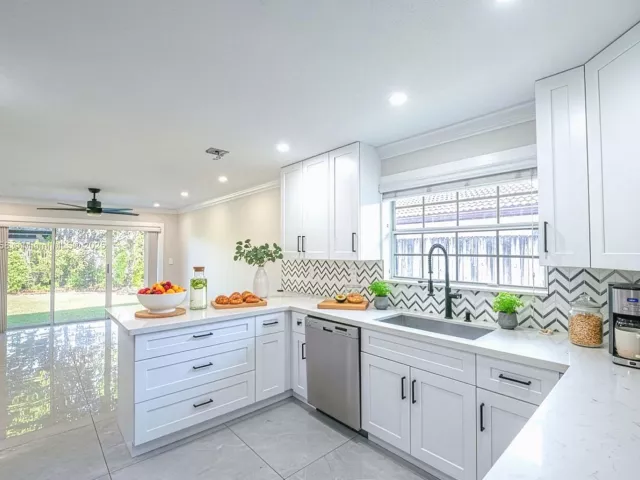 Дом в аренду по адресу 15461 170TH TER - фото 6815376