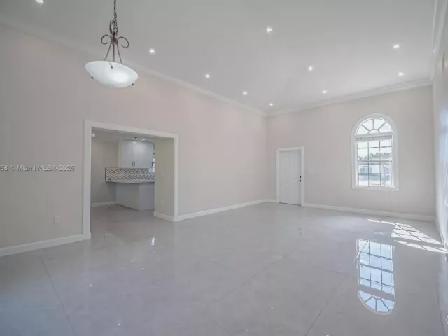 Дом в аренду по адресу 15461 170TH TER - фото 6815382