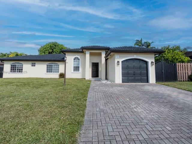 Дом в аренду по адресу 15461 170TH TER - фото 6815369