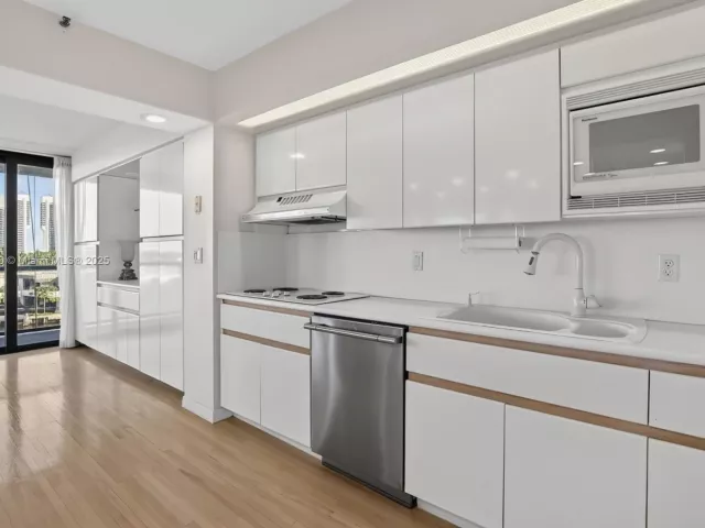 Продажа квартиры #5J - фото 6816883