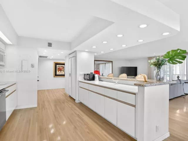 Продажа квартиры #5J - фото 6816885