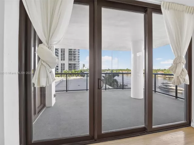 Продажа квартиры #5J - фото 6816889