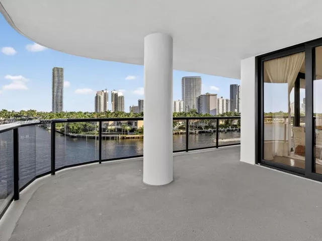 Продажа квартиры #5J - фото 6816890