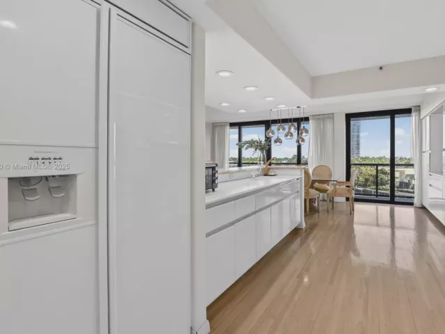 Продажа квартиры #5J - фото 6816882