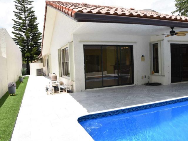 Дом в аренду по адресу 6735 Lago Vista Terrace - фото 6830713