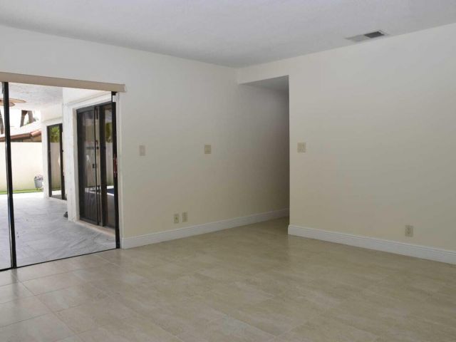 Дом в аренду по адресу 6735 Lago Vista Terrace - фото 6830720