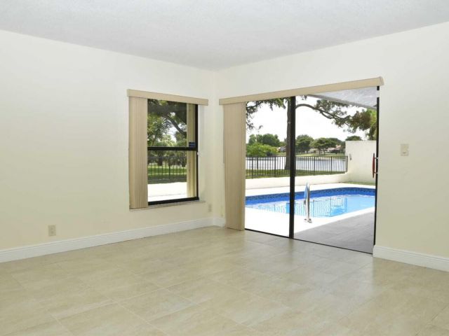 Дом в аренду по адресу 6735 Lago Vista Terrace - фото 6830723