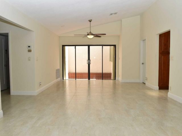 Дом в аренду по адресу 6735 Lago Vista Terrace - фото 6830726