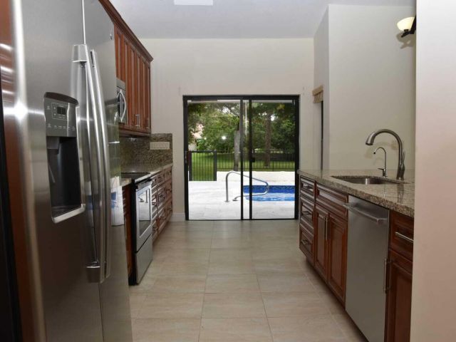 Дом в аренду по адресу 6735 Lago Vista Terrace - фото 6830727