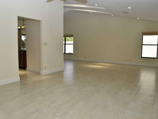 Дом в аренду по адресу 6735 Lago Vista Terrace - фото 6830729