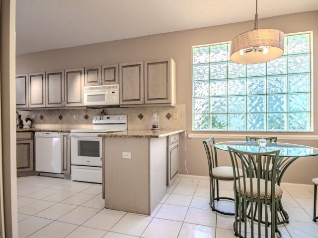 Продажа дома по адресу 1019 Lytham Court - фото 6833054