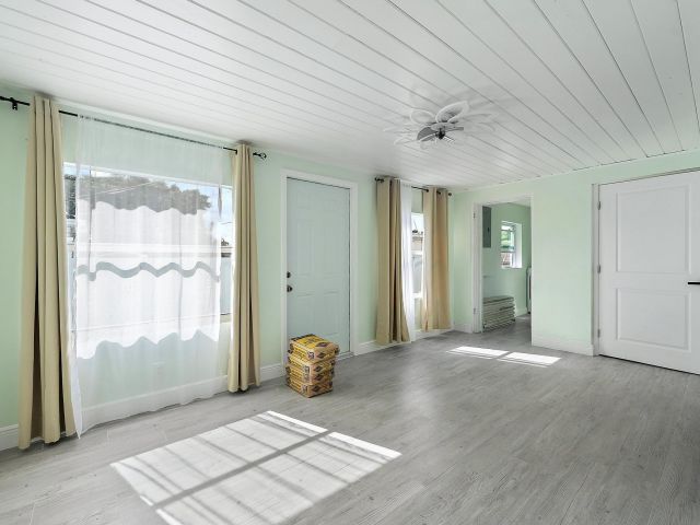 Дом в аренду по адресу 135 E 28th Street - фото 6808079