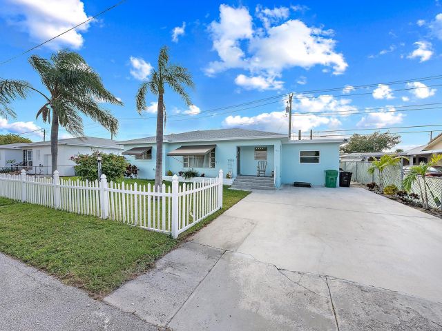 Дом в аренду по адресу 135 E 28th Street - фото 6808090