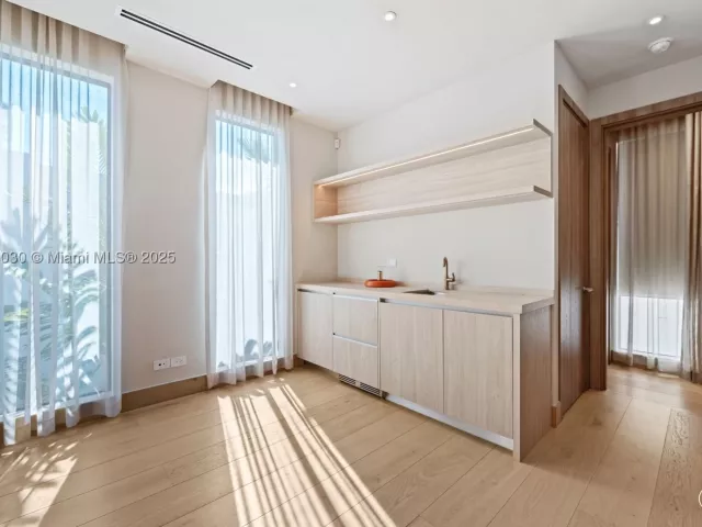 Продажа дома по адресу 5831 Alton Rd - фото 9143378