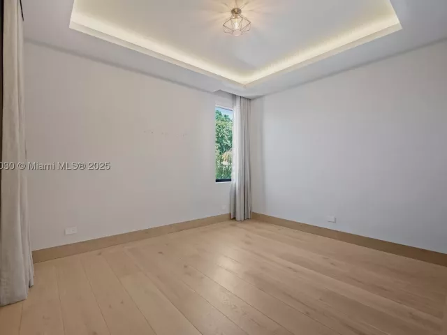 Продажа дома по адресу 5831 Alton Rd - фото 9143400