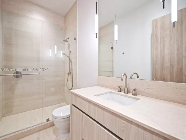 Продажа дома по адресу 5831 Alton Rd - фото 9143401