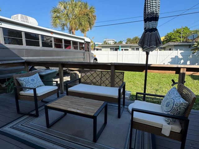 Дом в аренду по адресу 256 E 24th Street - фото 6808057