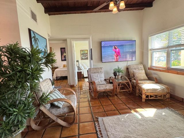 Дом в аренду по адресу 256 E 24th Street - фото 6808059