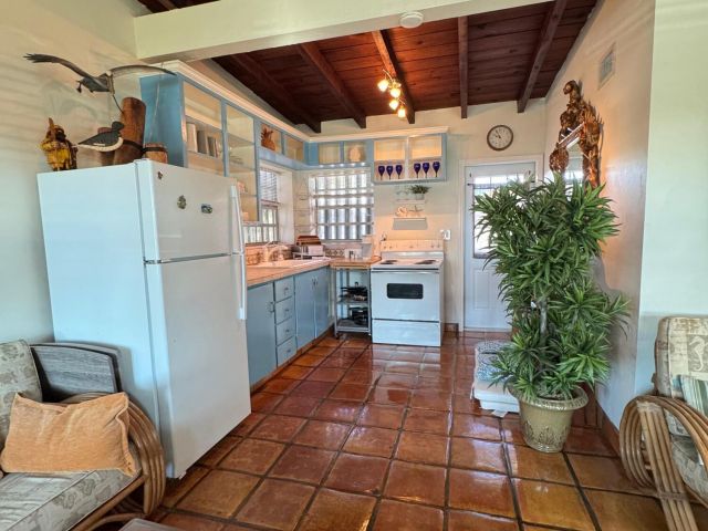 Дом в аренду по адресу 256 E 24th Street - фото 6808062