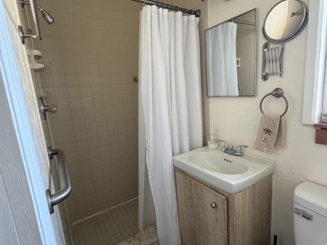 Дом в аренду по адресу 256 E 24th Street - фото 6808064