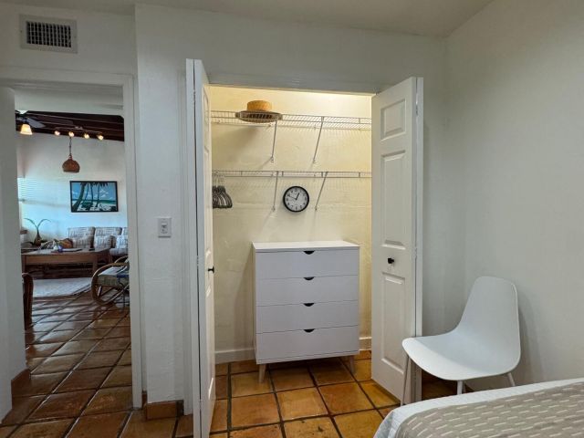 Дом в аренду по адресу 256 E 24th Street - фото 6808066