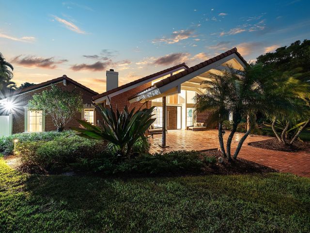 Продажа дома по адресу 6641 Giralda Circle - фото 6846549