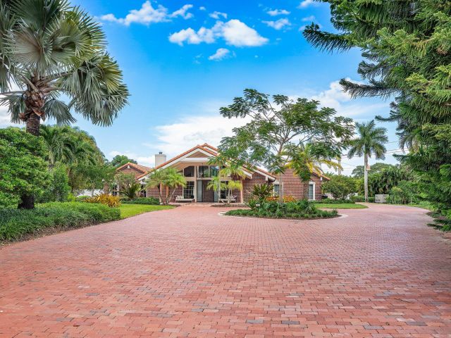 Продажа дома по адресу 6641 Giralda Circle - фото 6846552