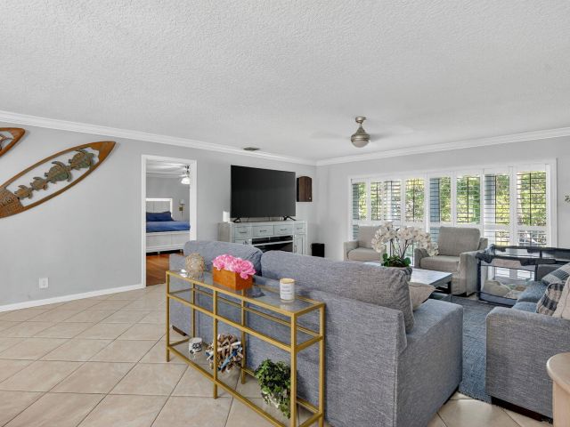 Продажа дома по адресу 501 SW 1st Street - фото 6814330