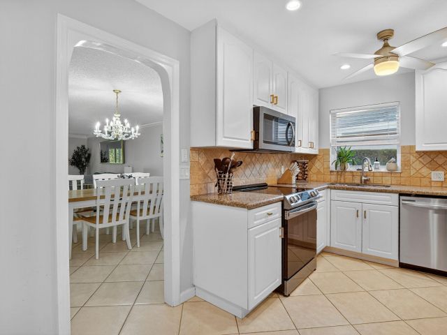 Продажа дома по адресу 501 SW 1st Street - фото 6814332