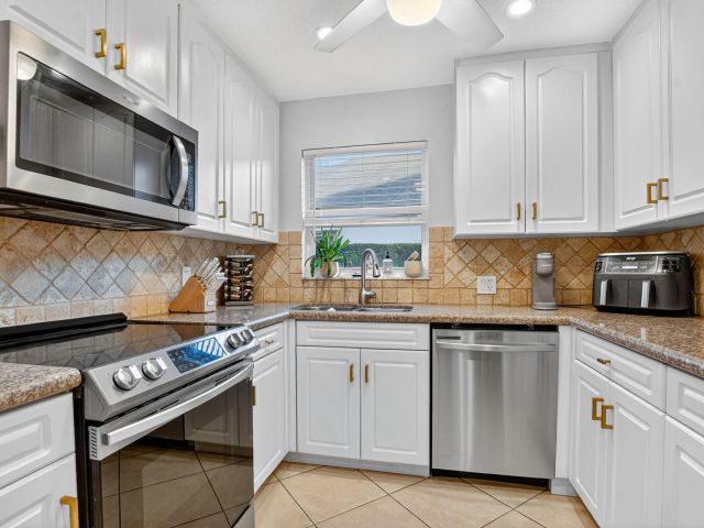 Продажа дома по адресу 501 SW 1st Street - фото 6814334