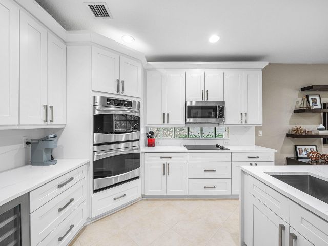 Продажа дома по адресу 15822 Menton Bay Court - фото 6804249