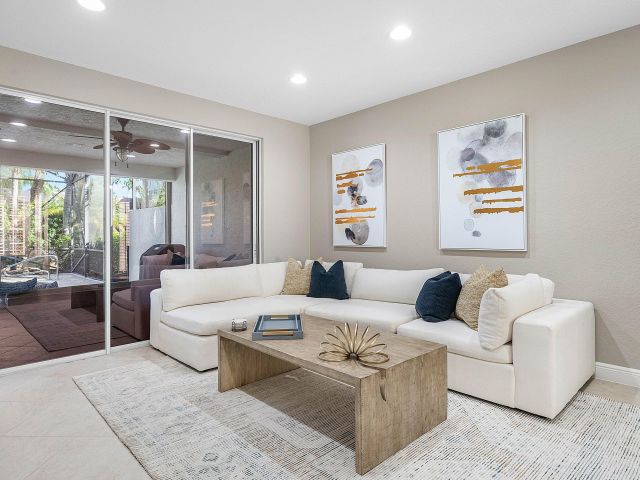 Продажа дома по адресу 15822 Menton Bay Court - фото 6804253