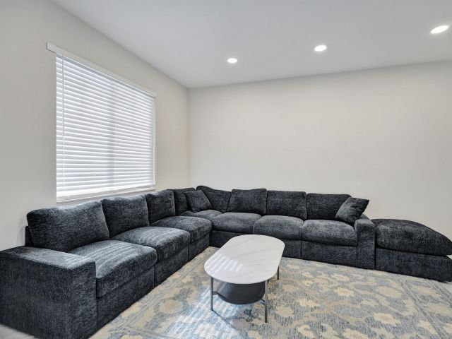 Дом в аренду по адресу 3600 NW 5th Terrace - фото 6808854