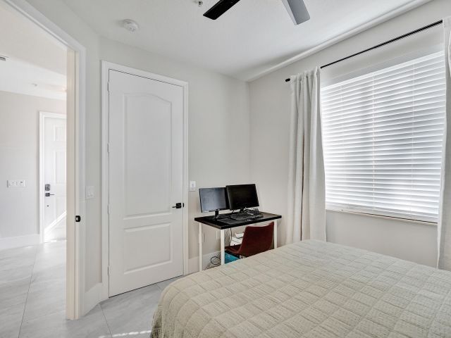 Дом в аренду по адресу 3600 NW 5th Terrace - фото 6808870